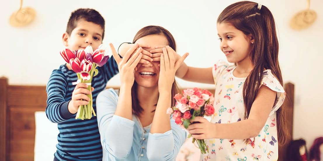 Best Mother's Day Gift Guide A-Z: 52 Gift Ideas For Mom 2020 Best Mother's Day Gift Guide A-Z: 52 Gift Ideas For Mom 2020