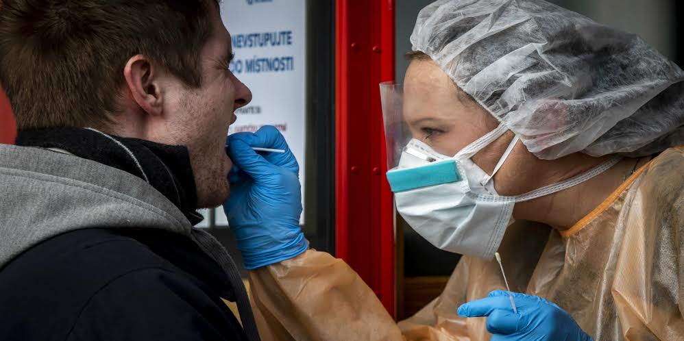 7 Popular Coronavirus Conspiracy Theories, Explained 7 Popular Coronavirus Conspiracy Theories, Explained