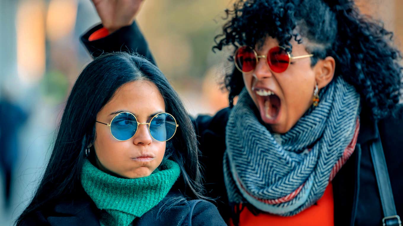 two women arguing