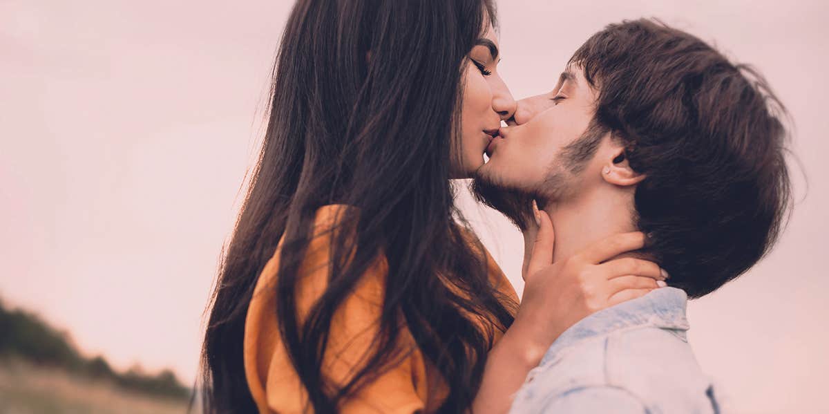 11 Signs That Your Significant Other Is Also Your Best Friend couple kissing