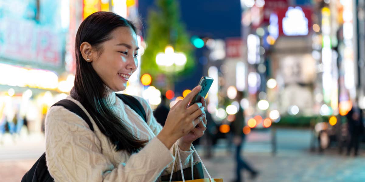 woman texting 