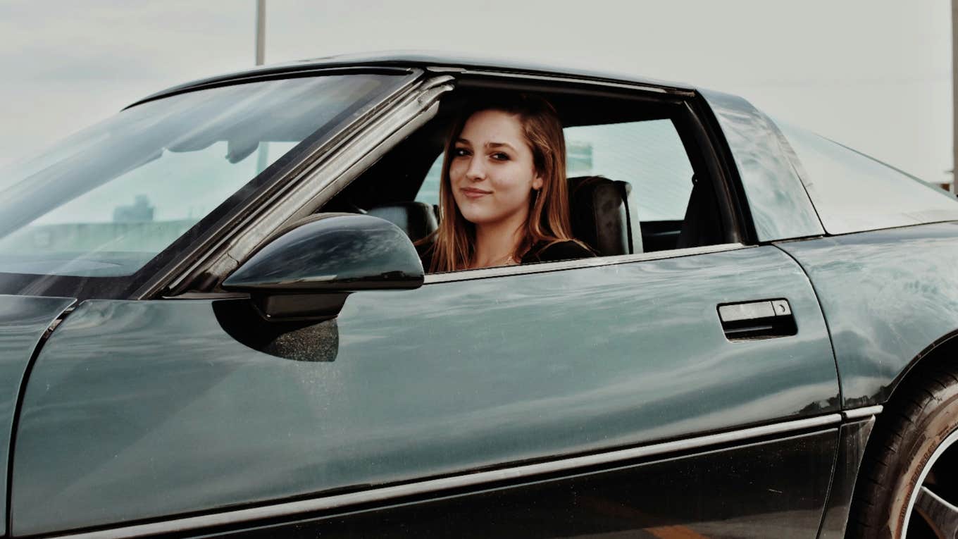 12-Year-Old Girl Sets A Goal For Herself To Earn $30 A Day To Buy Her Dream Car When She Turns 16 teen girl in car