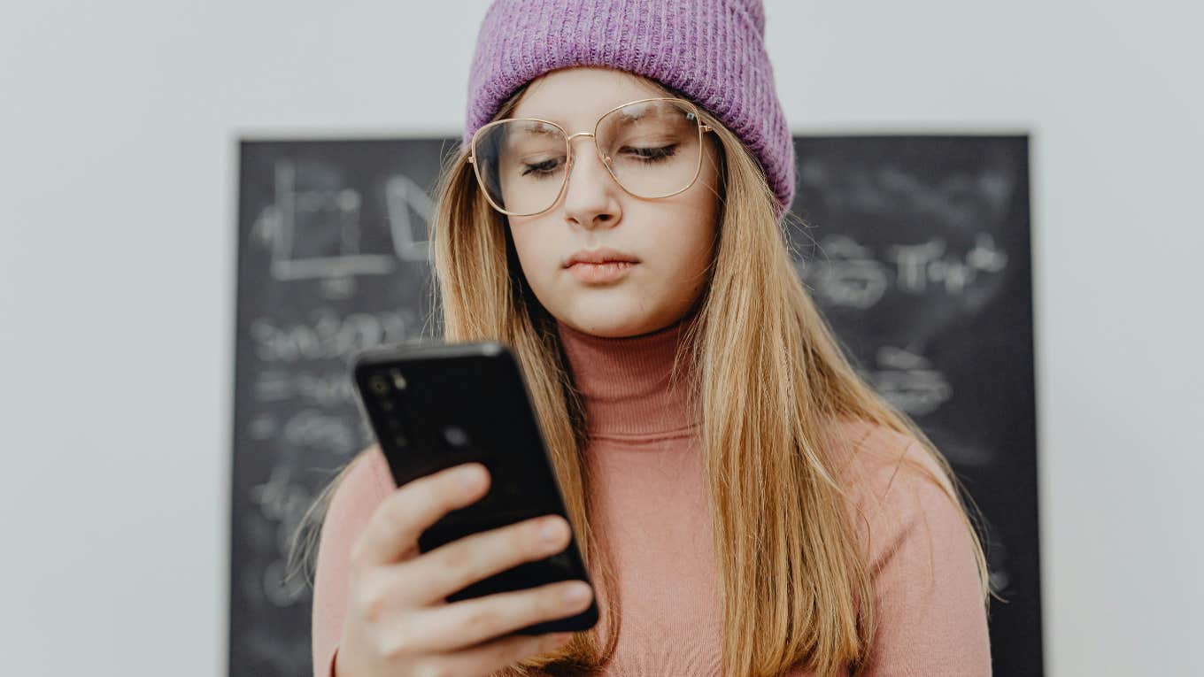 teen girl on phone 