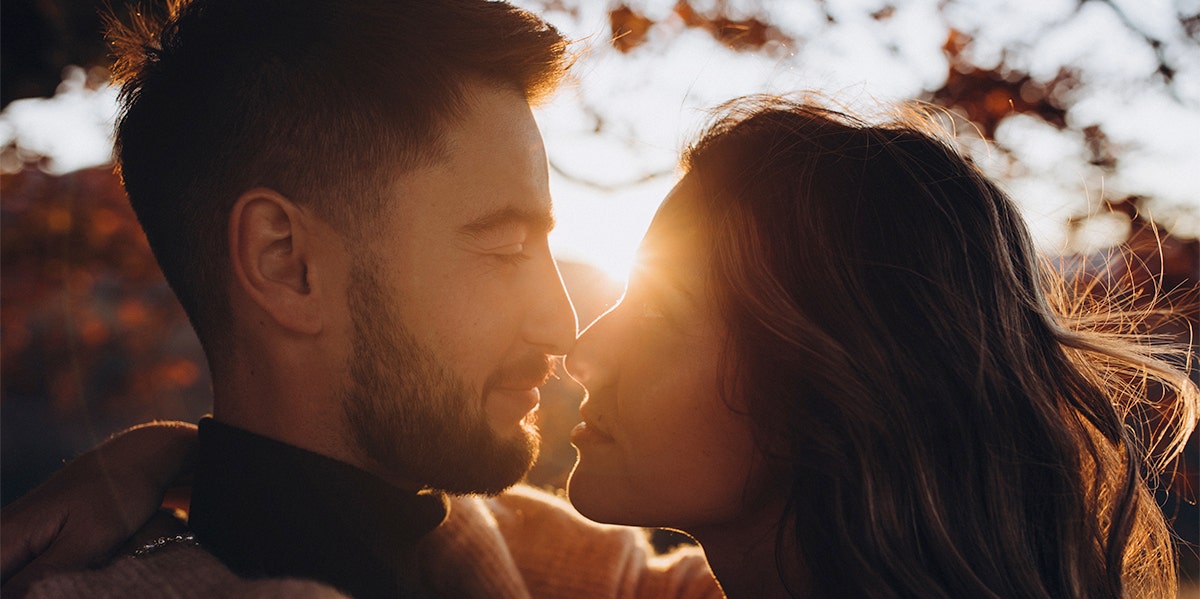 The Two Types Of People In Relationships (And How They Affect Each Other) couple embracing