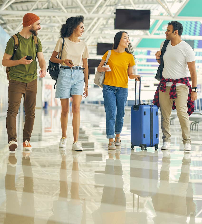 Group of swingers arrives at airport