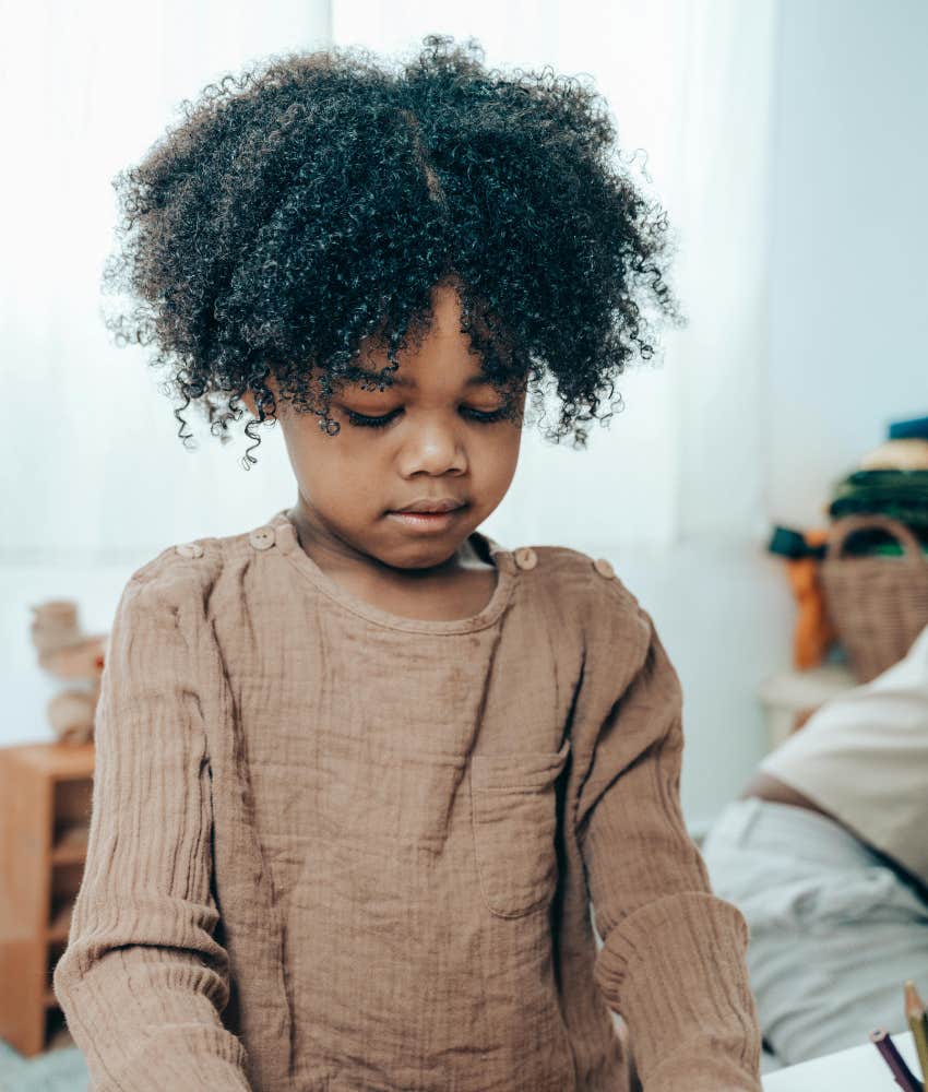 kid in bedroom 