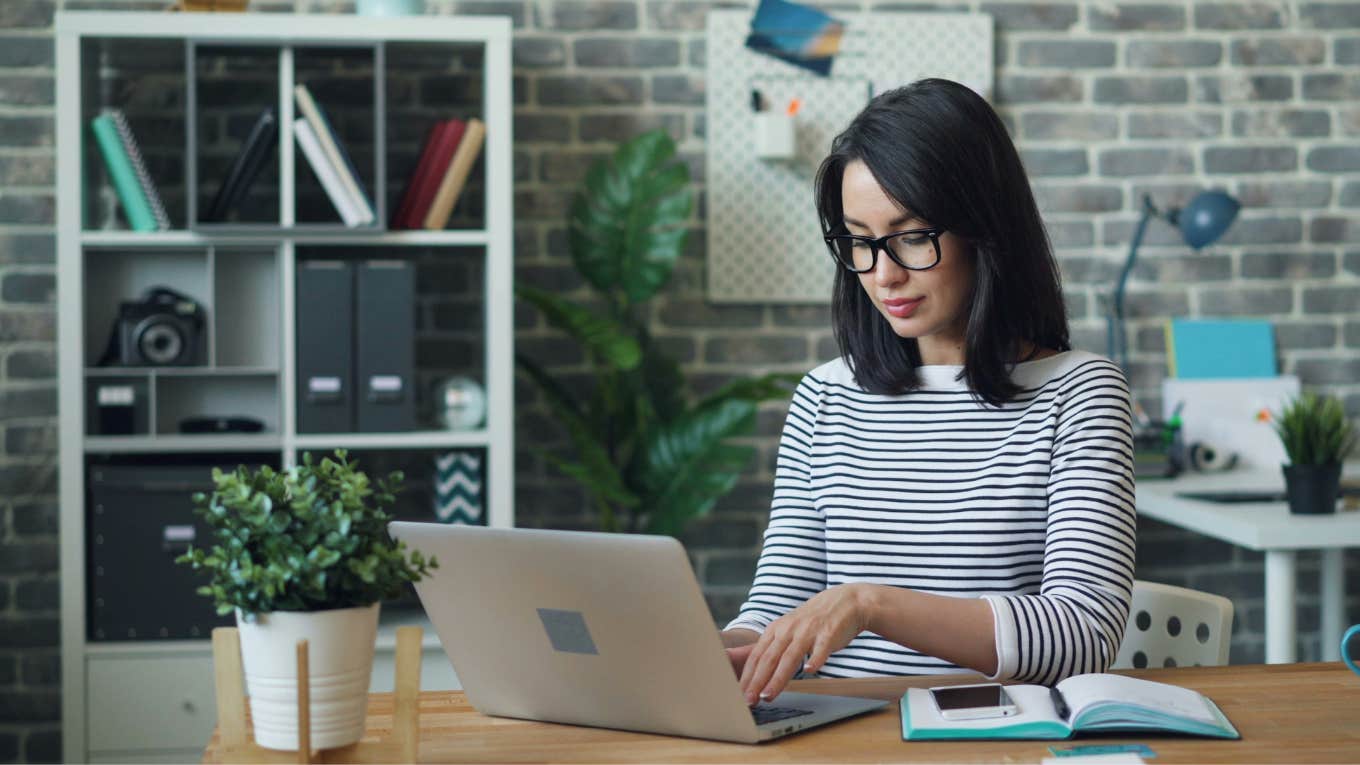 woman working on computer 