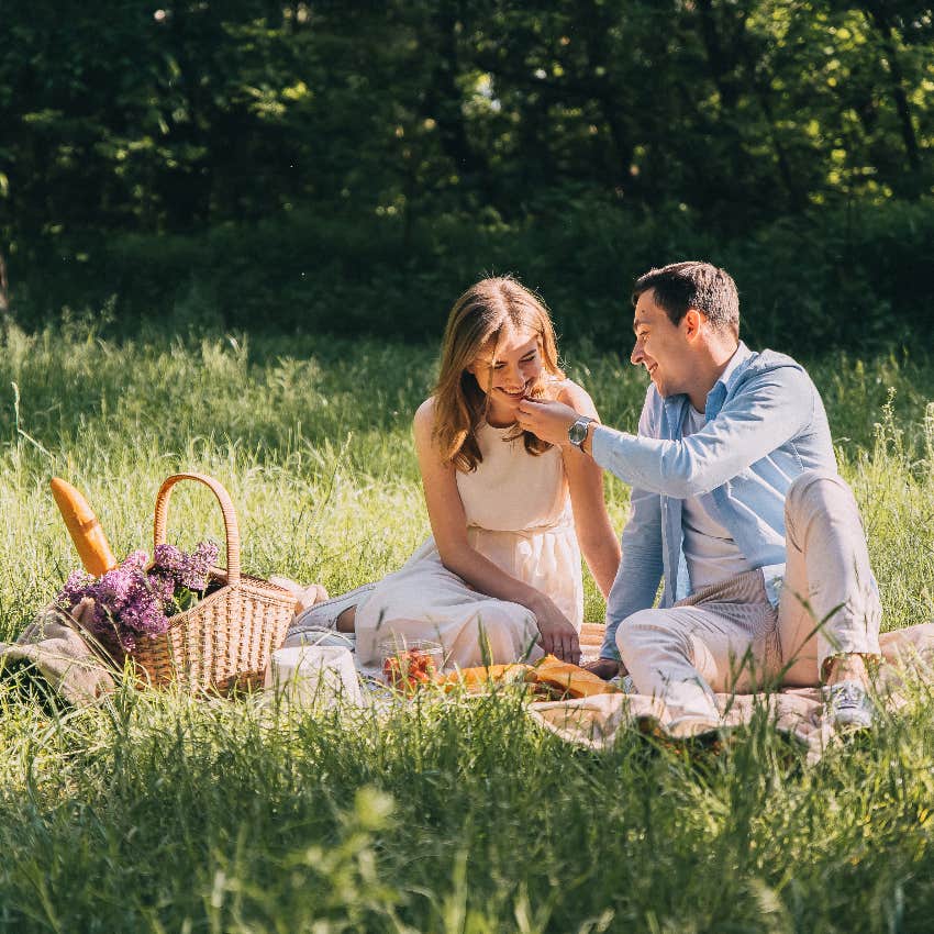 Couple on picnic date