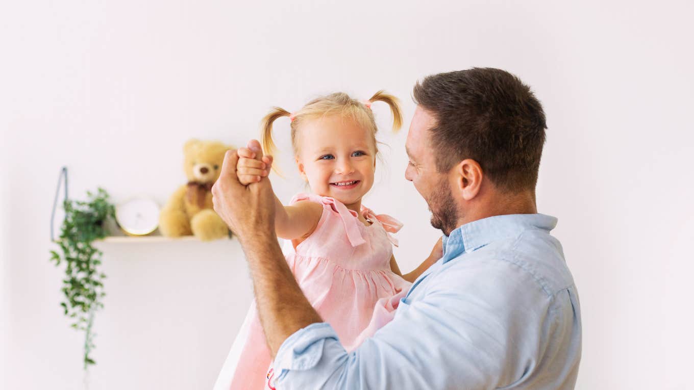 Dad's Unlikely Reaction When Wife Asked Him To Babysit dad with his daughter