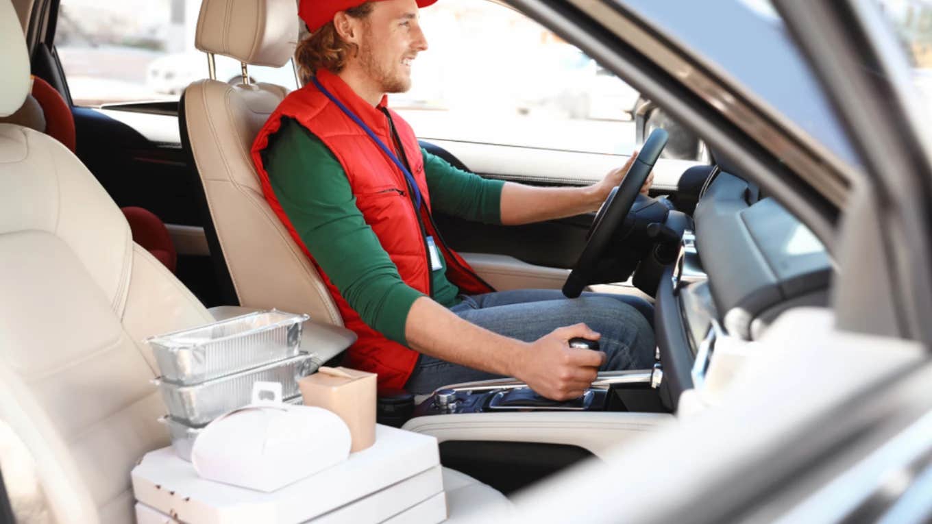 DoorDash driver delivering food