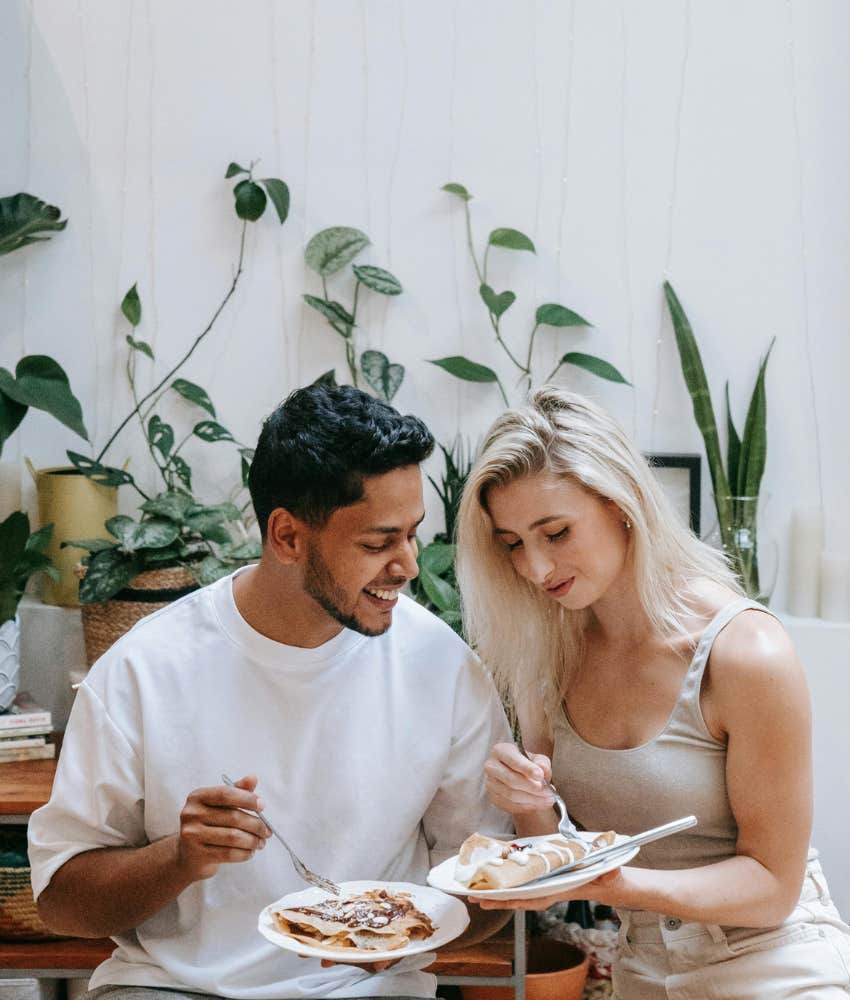 couple eating dinner 