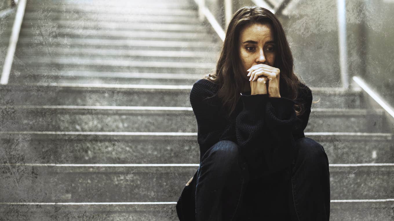 How To Deal With Anxiety And Tell The Difference Between Healthy & Unhealthy Anxiety How to tell the difference in healthy and unhealthy anxiety