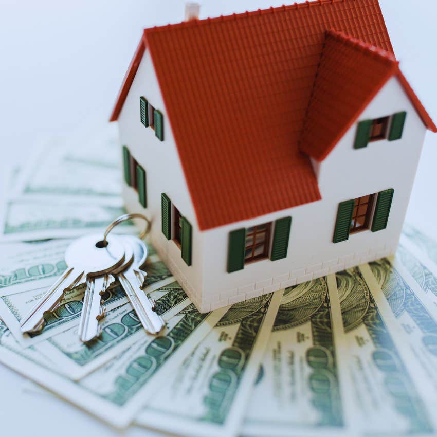 house with keys and money