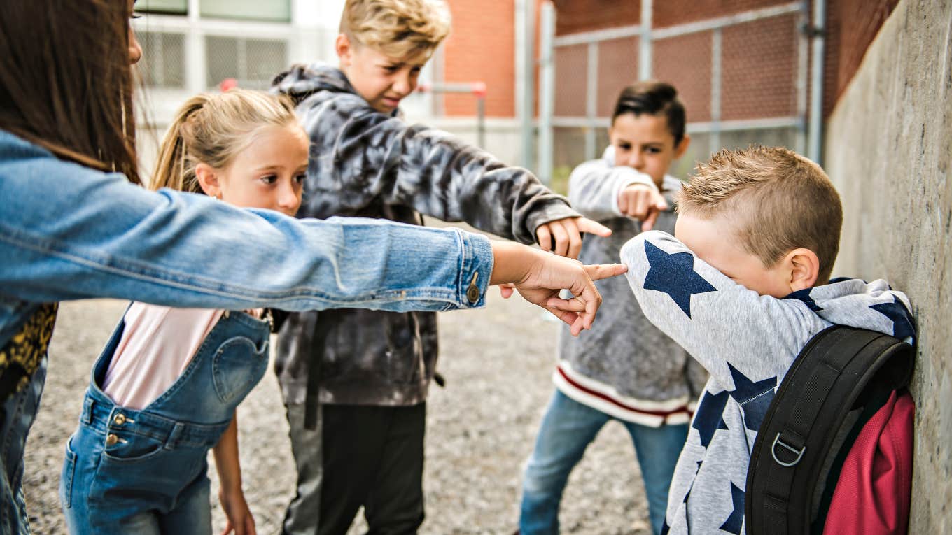 Mom Says Gang Of Kids Bullies Her Family At The Park group of kids bullying a little boy