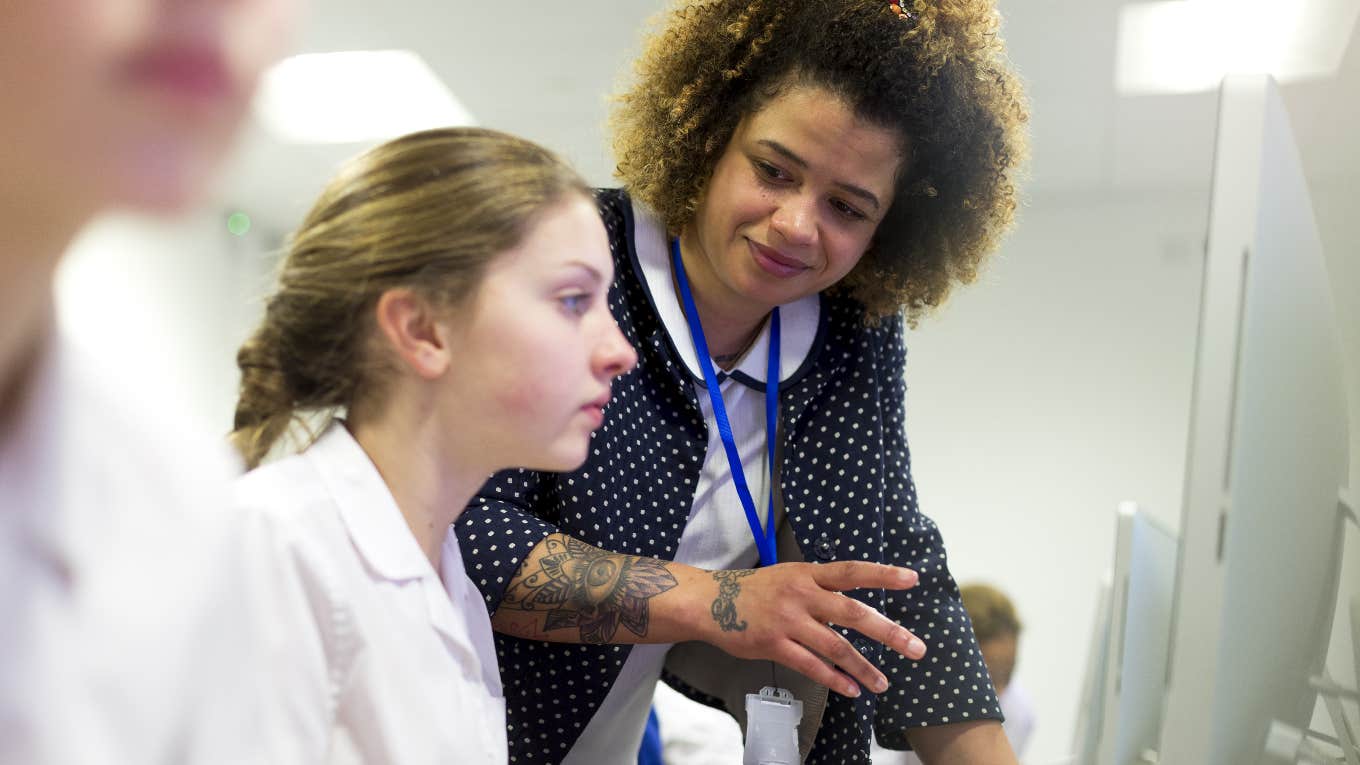 Tattooed 2nd Grade Teacher Reveals The Conversation With A Dad That Made Her Realize Teachers Shouldn’t Have Tattoos Teacher with tattoos