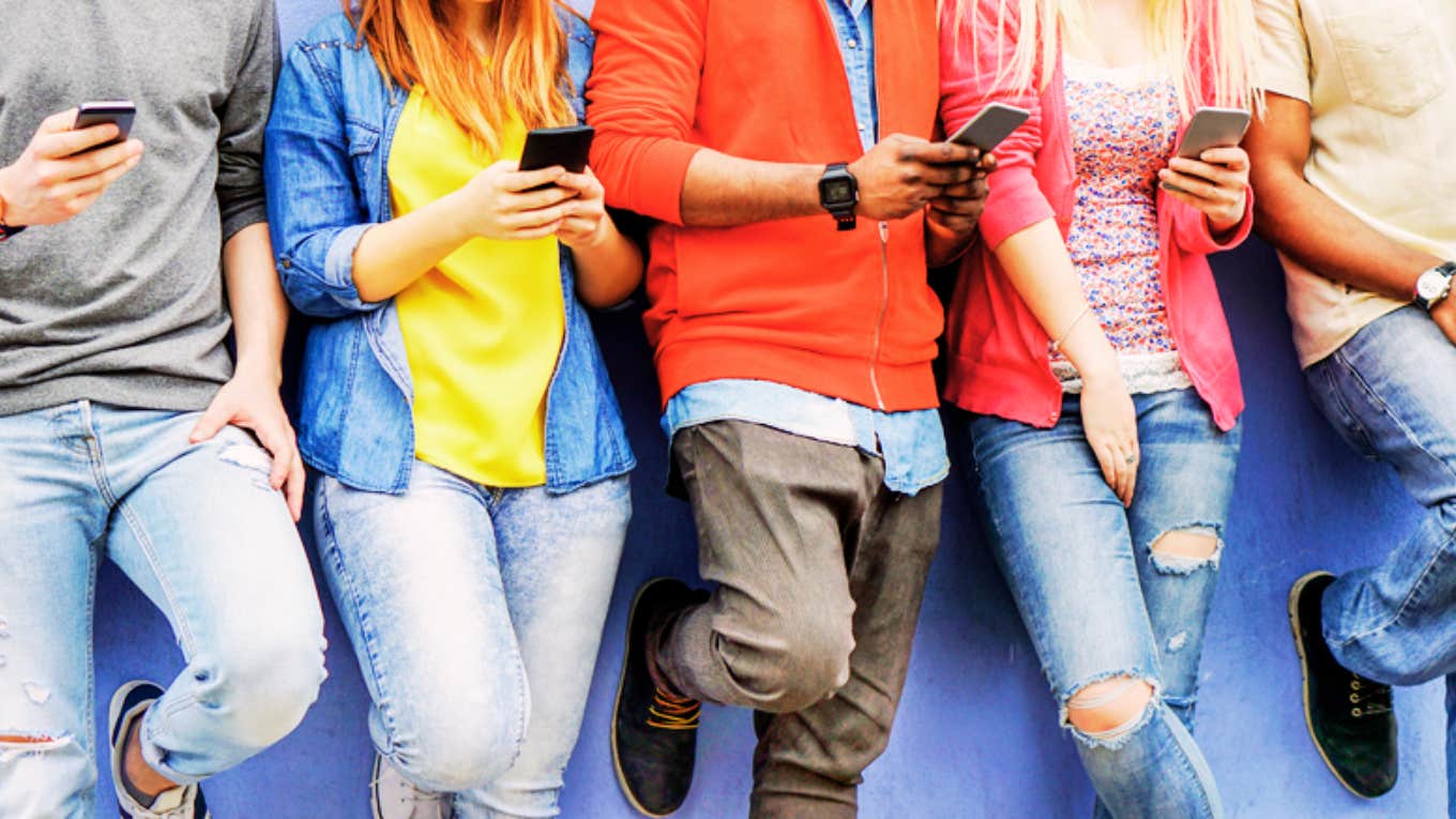 communication, millennials, phones 