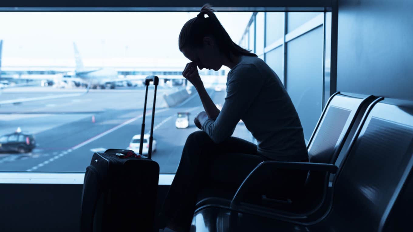 Woman Blames Delta For Missing Flight To Best Friend's Wedding But People Think It's Her Fault woman, airport