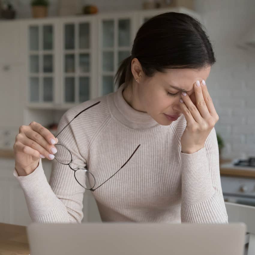 frustrated woman at computer 