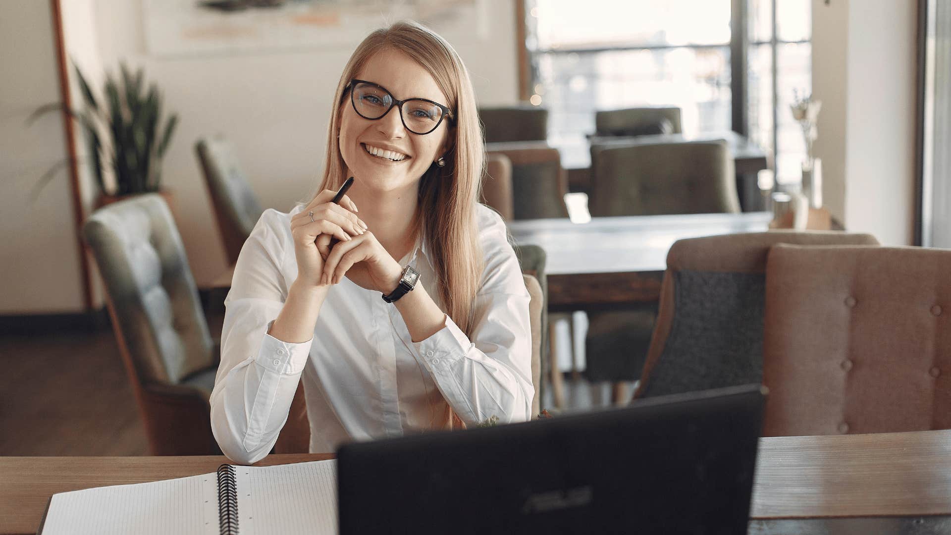 successful woman clearing her schedule