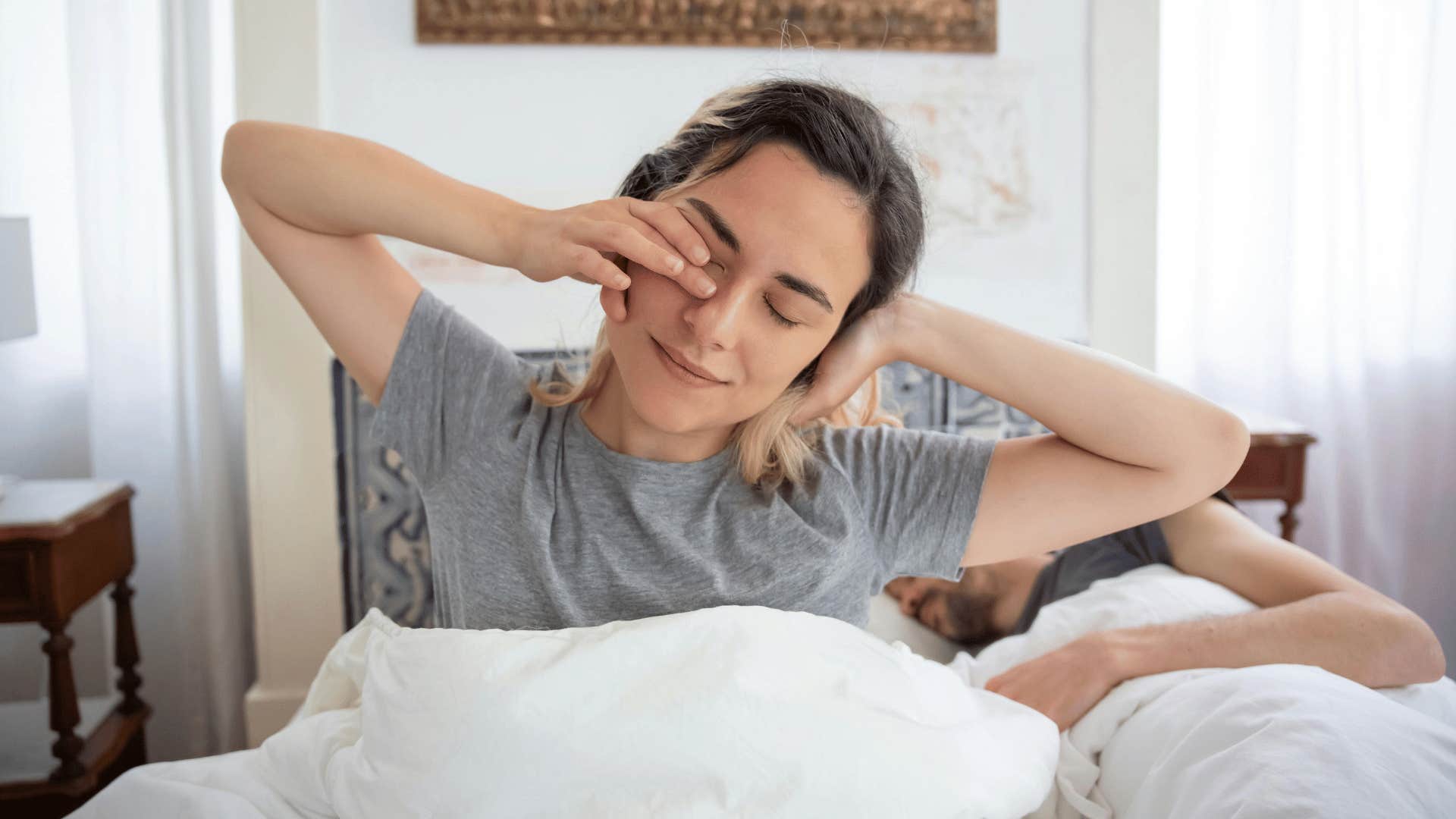 successful woman waking up early