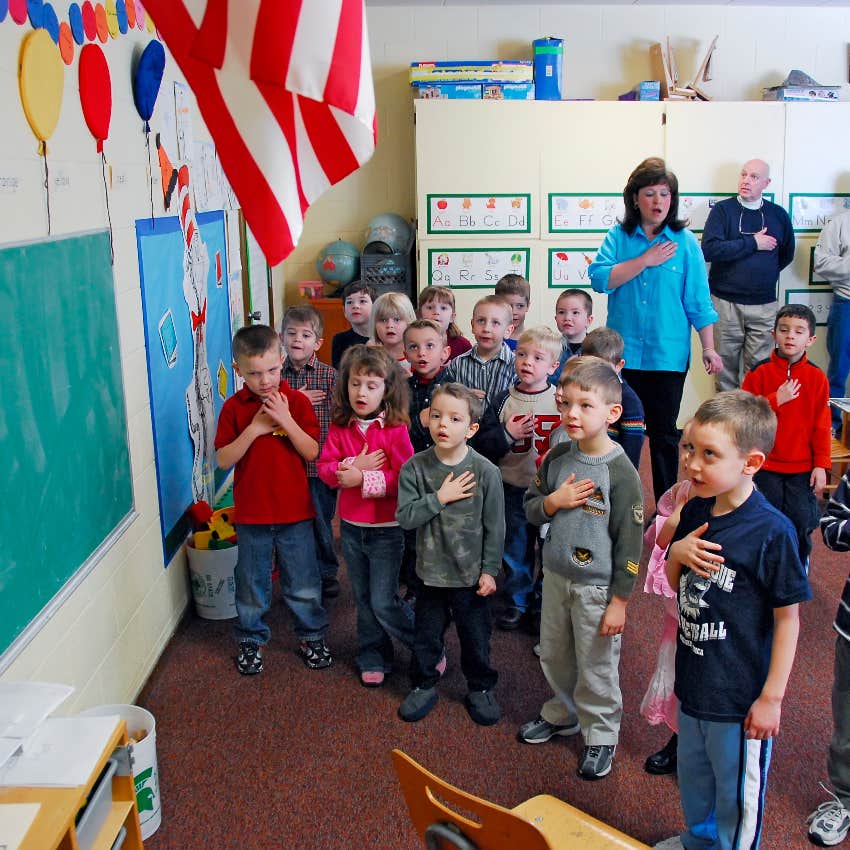 kids reciting the Pledge of Allegiance in school