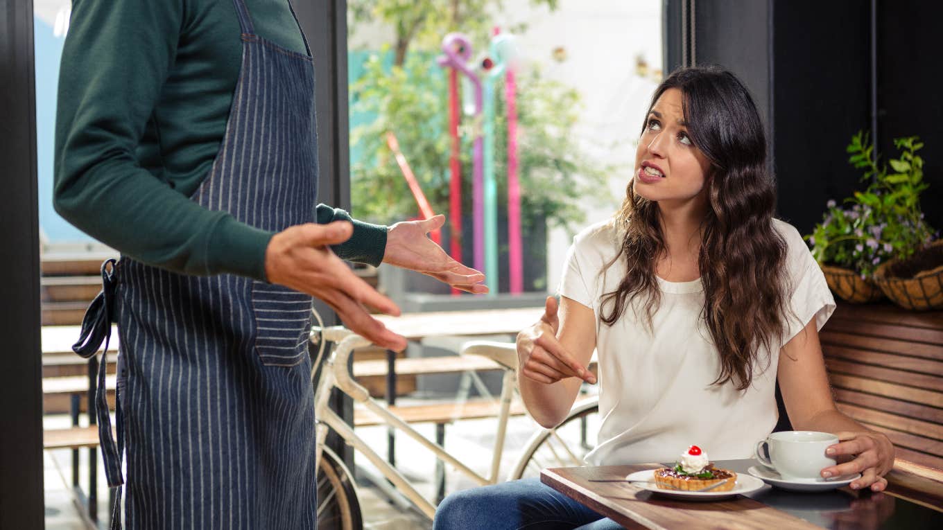 Server Tells Group Of Customers They Should Eat Somewhere Else After They Admit To Not Wanting To Leave Him A Tip woman refusing to tip at restaurant