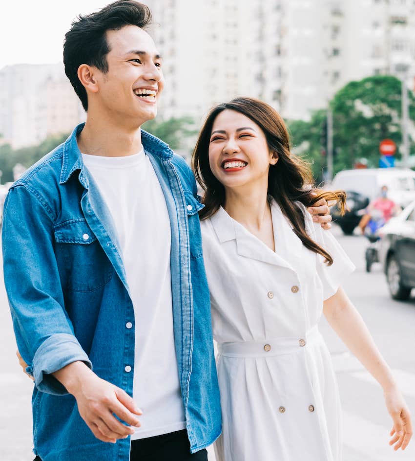 Couple walking, who is the problem in their relationship?