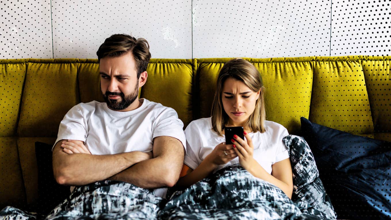 Tiny Habits You. Must Break If You Want A Beautiful Life Together Couple ignoring each other, habits to break to have a beautiful life together