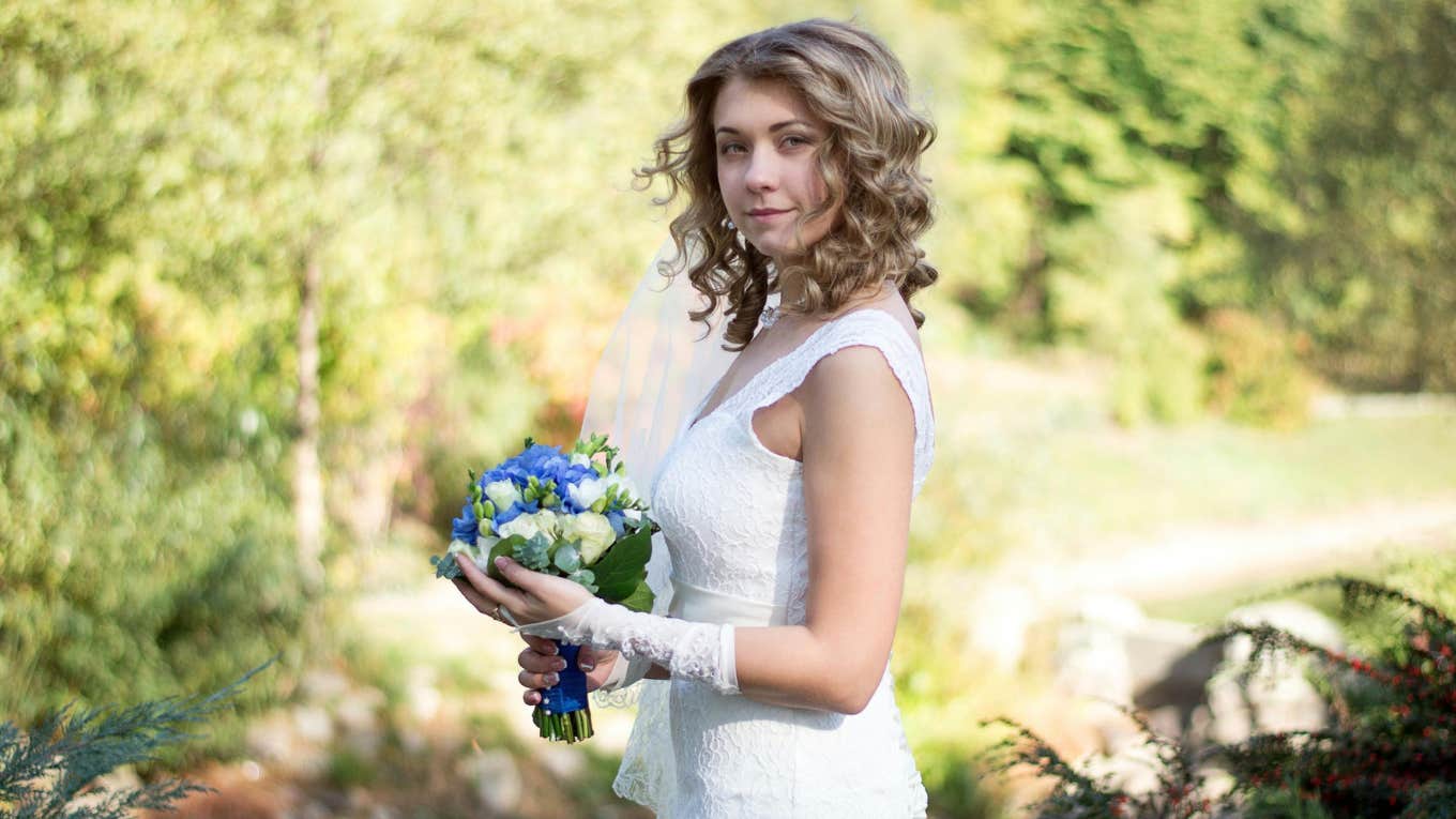 11 Emotional Things A Bride Did After Her Maid Of Honor Passed Away 2 Months Before Her Wedding bride holding bouquet