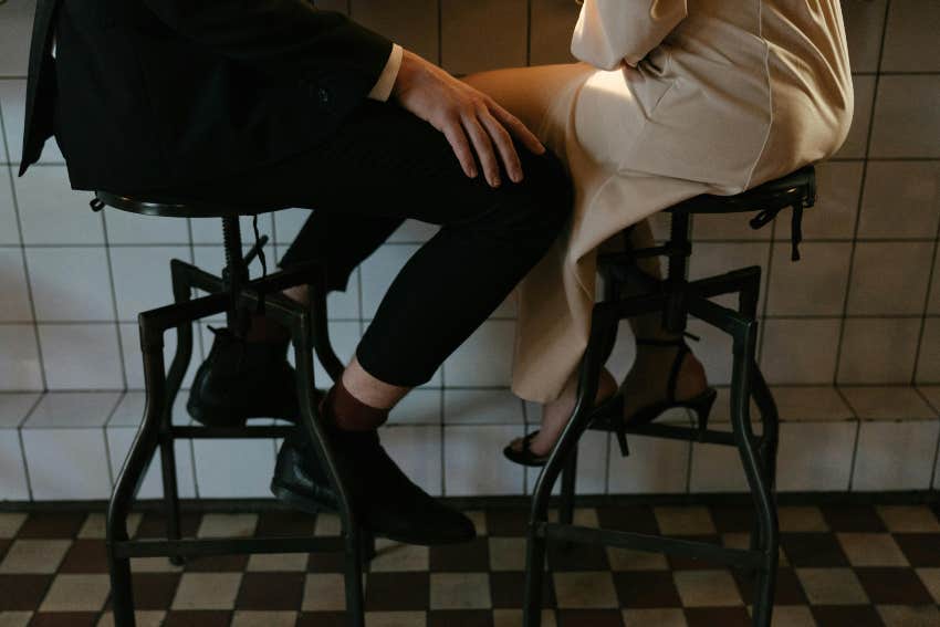 signs he's a player