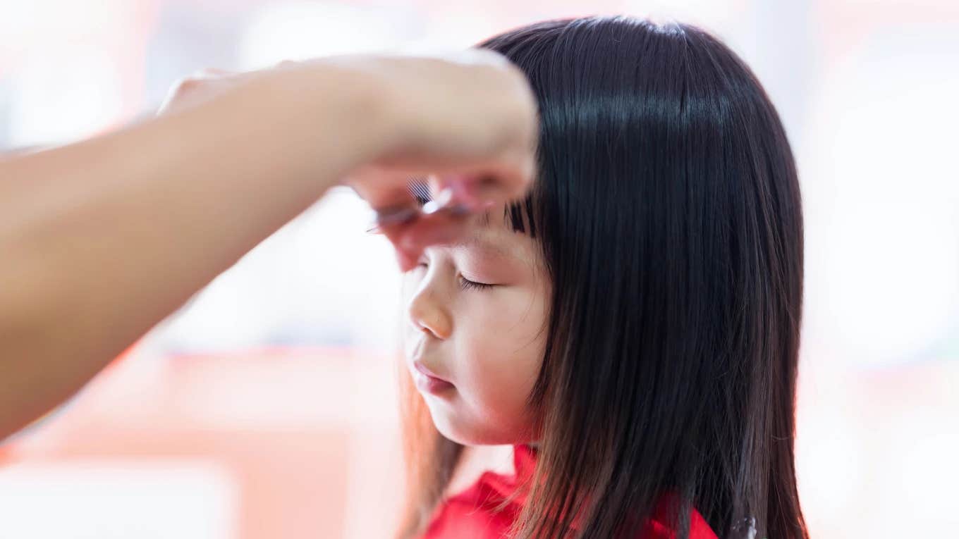 Mom Upset Baby Daddy’s New Girlfriend Cut Her Daughter's Bangs Daughter's bangs being cut by baby daddy's new girlfriend