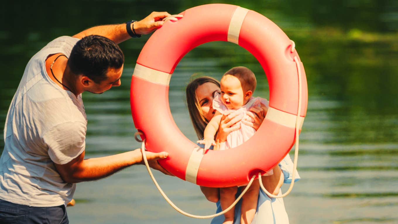 Parents Who Lost Their Baby To Heat Exhaustion Slammed After Asking For Donations To Cover Her Funeral boat, family, hot weather