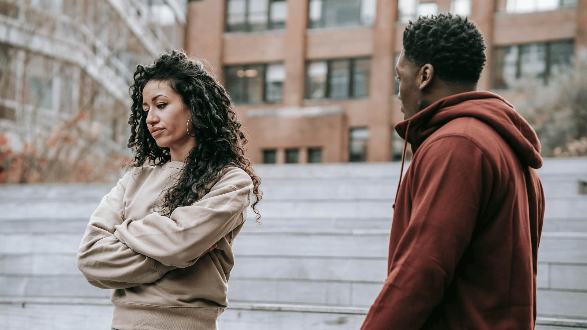 man telling woman he's not interested