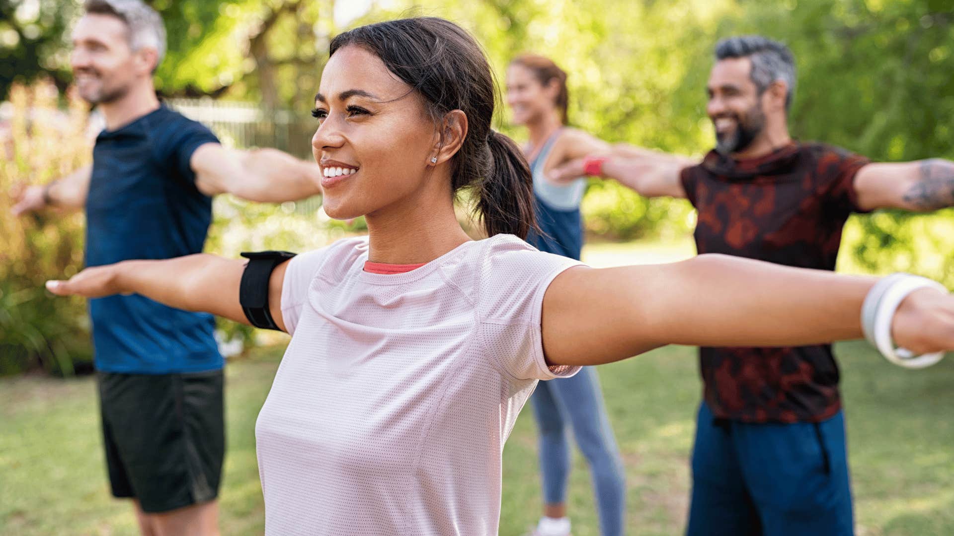 woman making it a small habit to exercise