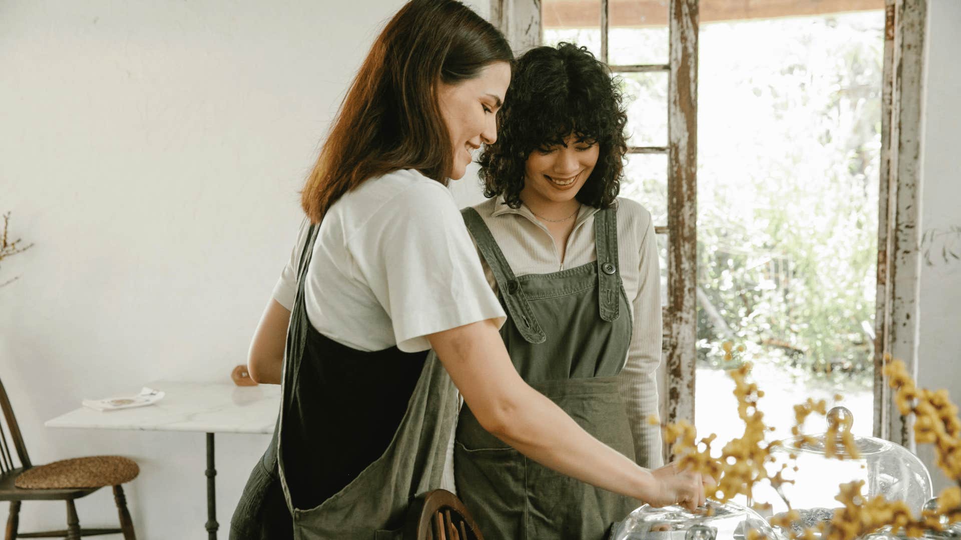 woman inspiring coworker