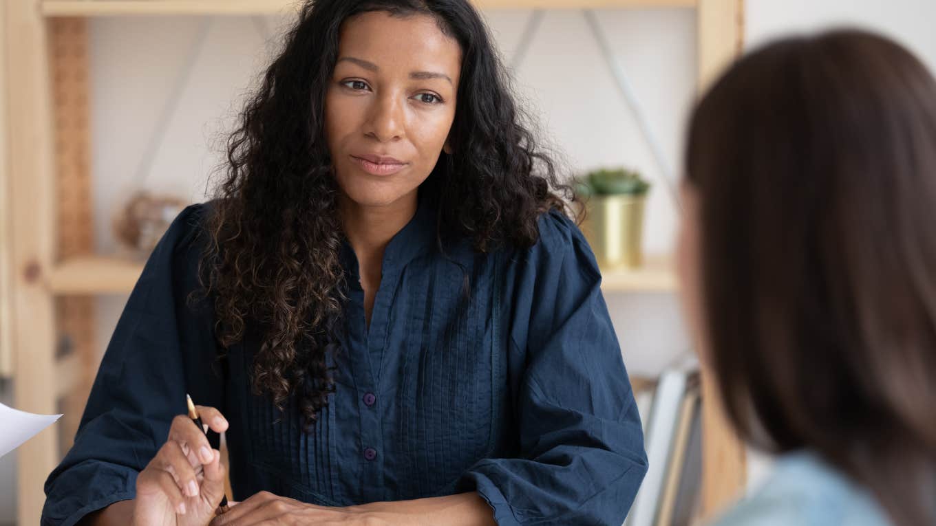 Ways Bosses Should Quiet Manage If They Want Workers To Stop Quiet Quitting boss quietly managing and talking to employee