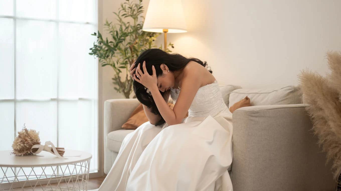 Bride Learns Maid Of Honor Was Stealing From Her And Elderly Family Members On Day Of Her Wedding Bride learning that her made of honor stole from her and her family members on the day of her wedding