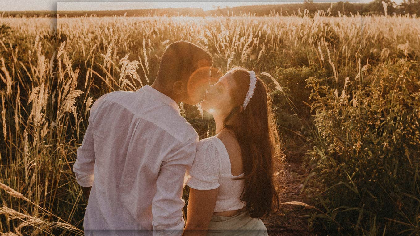 How Often You Kiss Reveals How Long Your Relationship Will Last Couple kisses often and reveals how long their relationship would last.