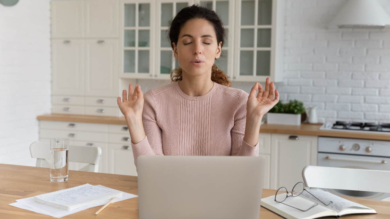 Manifestation Expert Reveals The ‘Power Move’ To Use When Someone Really Angers You Woman using the manifestation power move after someone really angered her