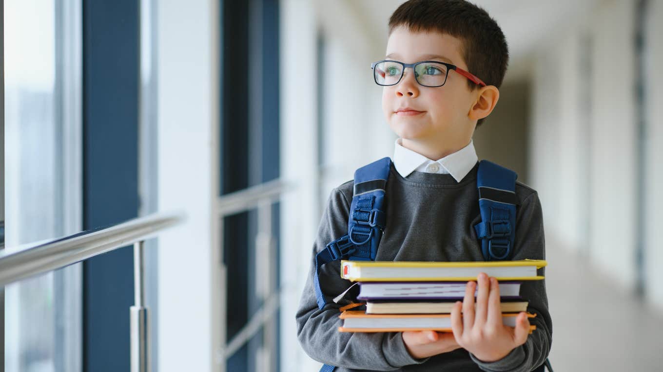 Mom Is Convinced Her 'Unschooled' Son Is A 'Genius little boy with a backpack and books ready for school