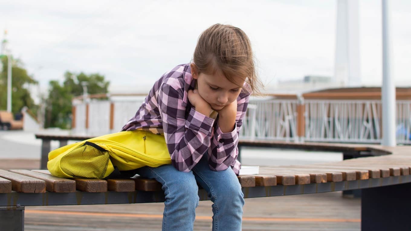 Mom Says Daughter Is The Weird Kid At School No One Talks To mom says her daughter weird kid at school