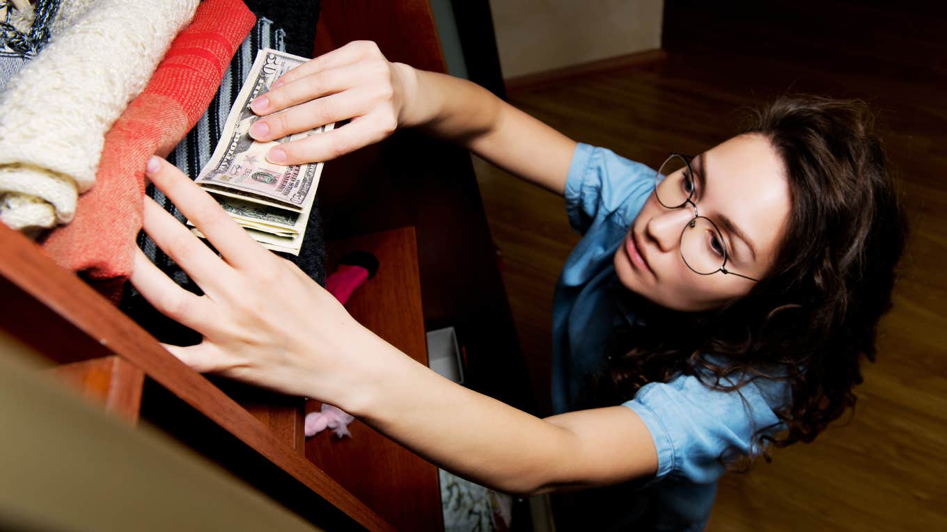 I've Overseen 2,000 Divorces — The Biggest Financial Mistake Wives Make Before Filing Financial mistakes wives make, divorce
