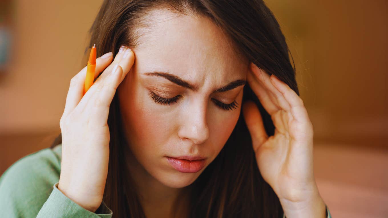 If You Answer 'Yes' To Any Of These Questions, You're Settling In Your Relationship Woman realizes she is settling in relationship after answering questions.