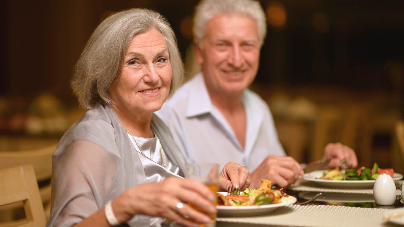 Woman Explains Why Going Out To Eat With Her Boomer In-Laws Is Demoralizing Boomers out to eat at a restaurant