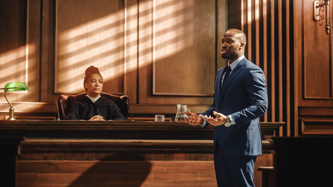 Lawyer Says His Profession Is One Of The Most Dangerous Jobs In America Lawyer in courtroom