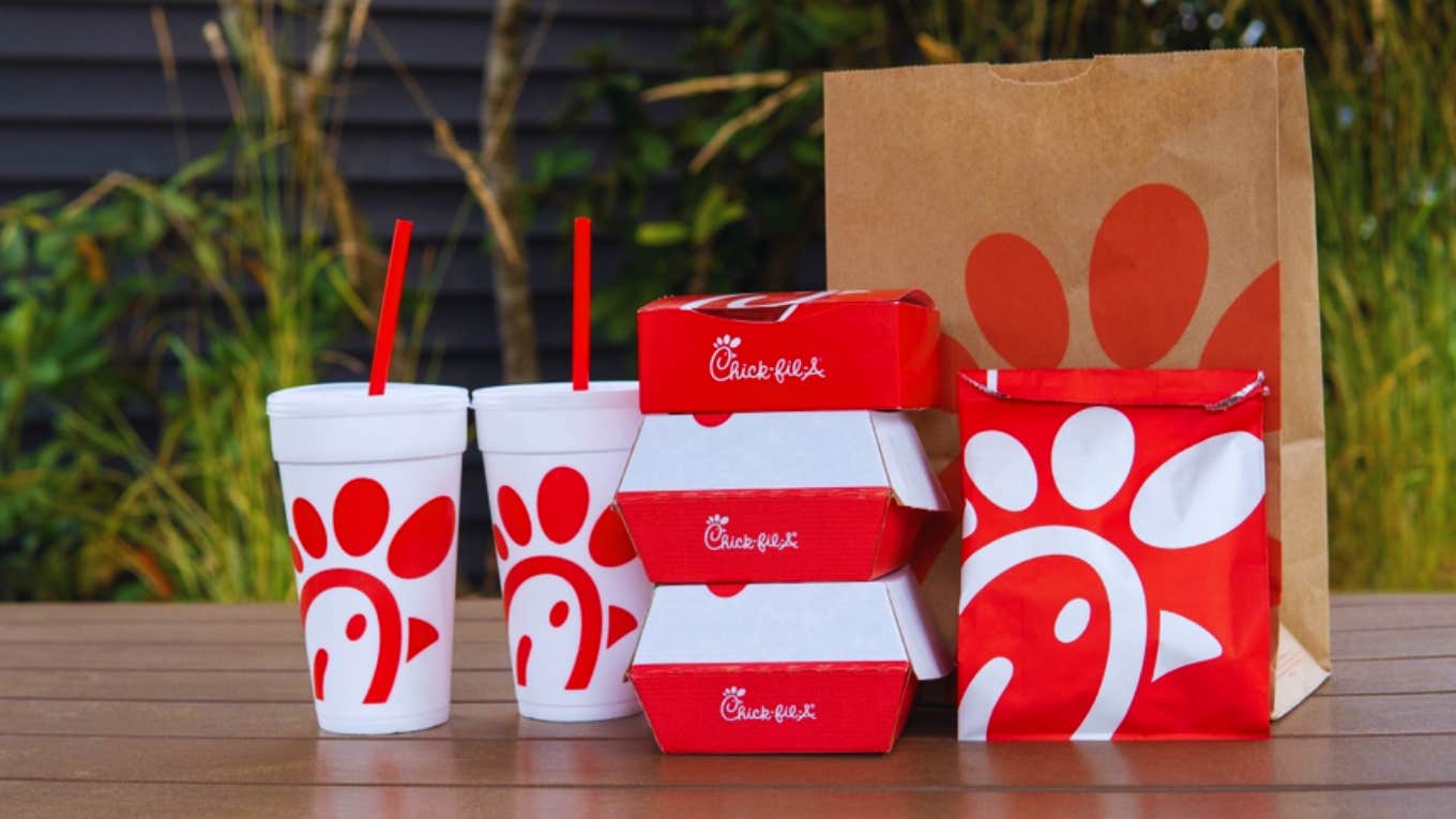 Customer Bashes Chick-Fil-A Drive Thru Worker After He Typed A Racial Slur On His Receipt chick-fil-a food bags