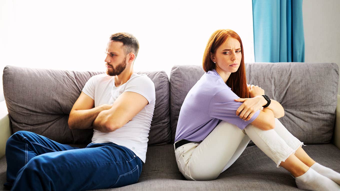 Passive-Aggressive Habits Of Happy Couples Who End Up Divorced passive agressive couple