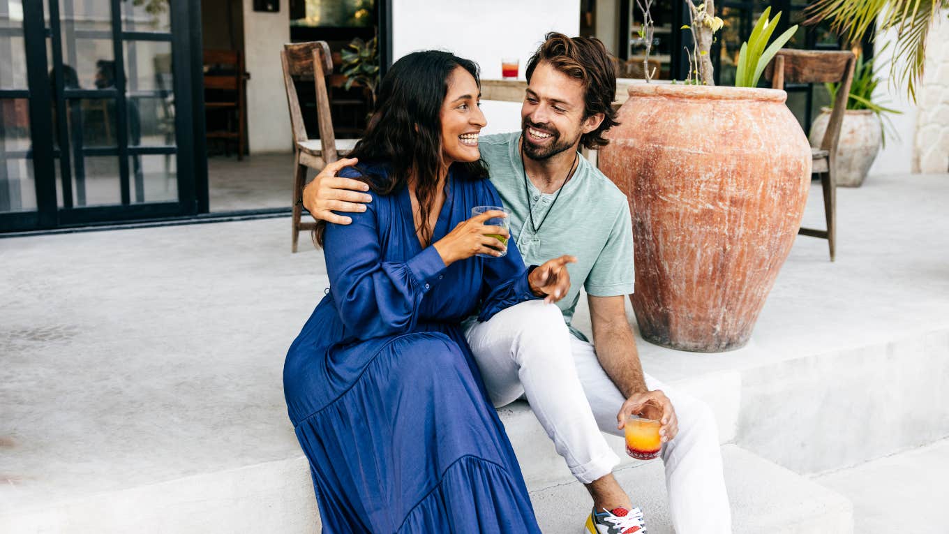 Renowned Love Experts Reveal The Sign You're In A Healthy Relationship Couple in healthy relationship