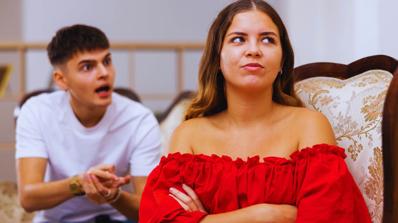 Signs Someone Is The Problem In A Relationship, Even Though They Pretend Not To Be Woman is the problem in the relationship even though she pretends not to be to her boyfriend.
