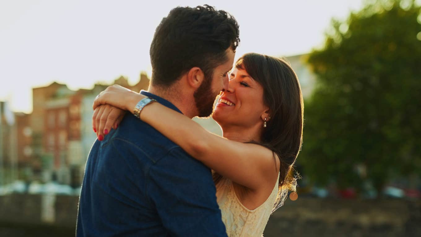 The Simple Technique That Made Strangers Fall In Love Strangers fall in love because of a simple technique.